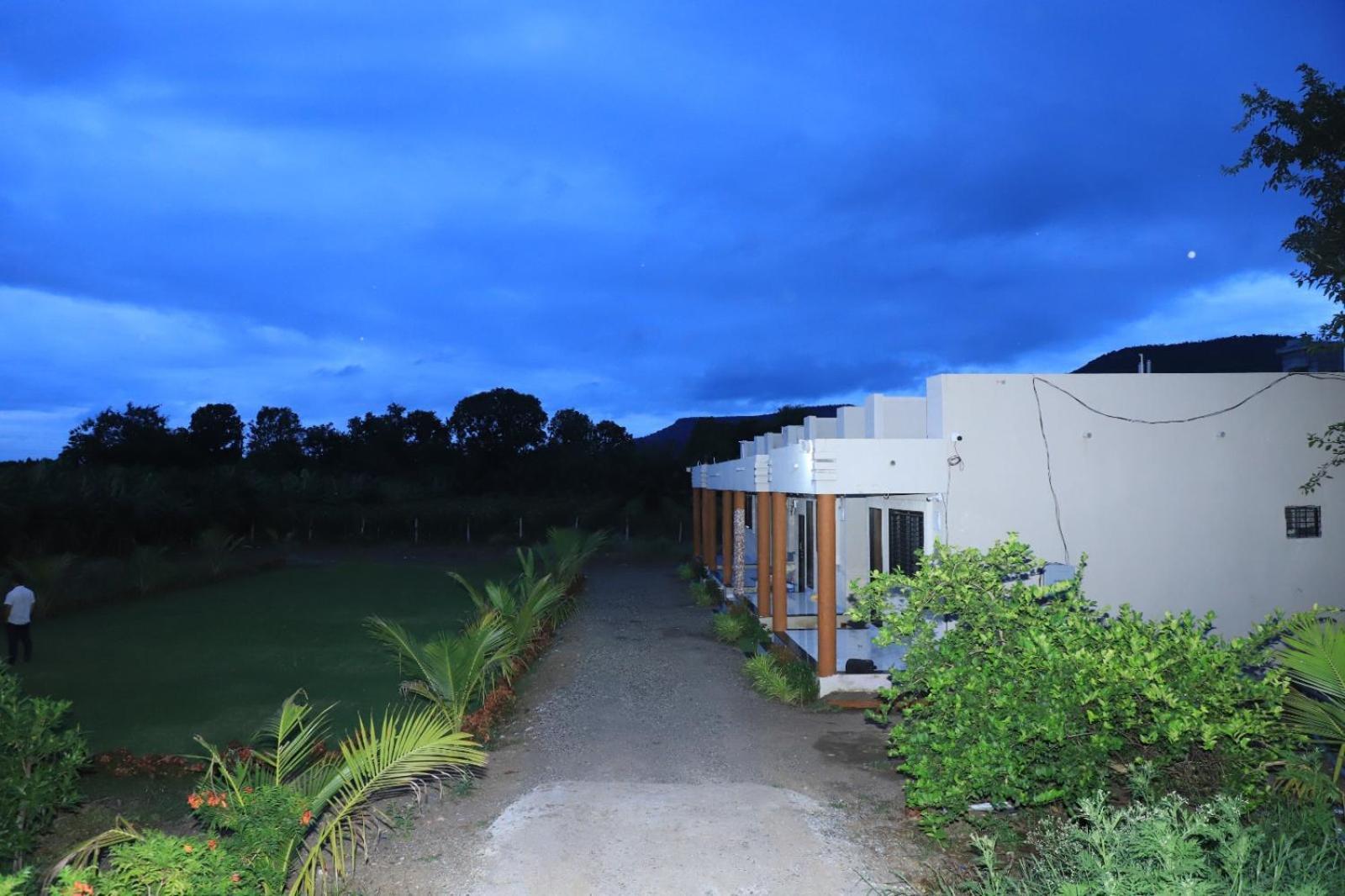 Ellora Shri Balaji Resort מראה חיצוני תמונה